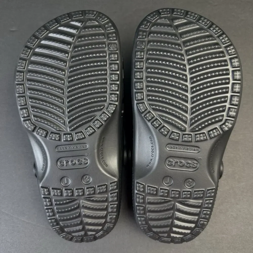 Crocs Classic Glow Black Cat Kids J3 Glow in the Dark Clogs New No Box